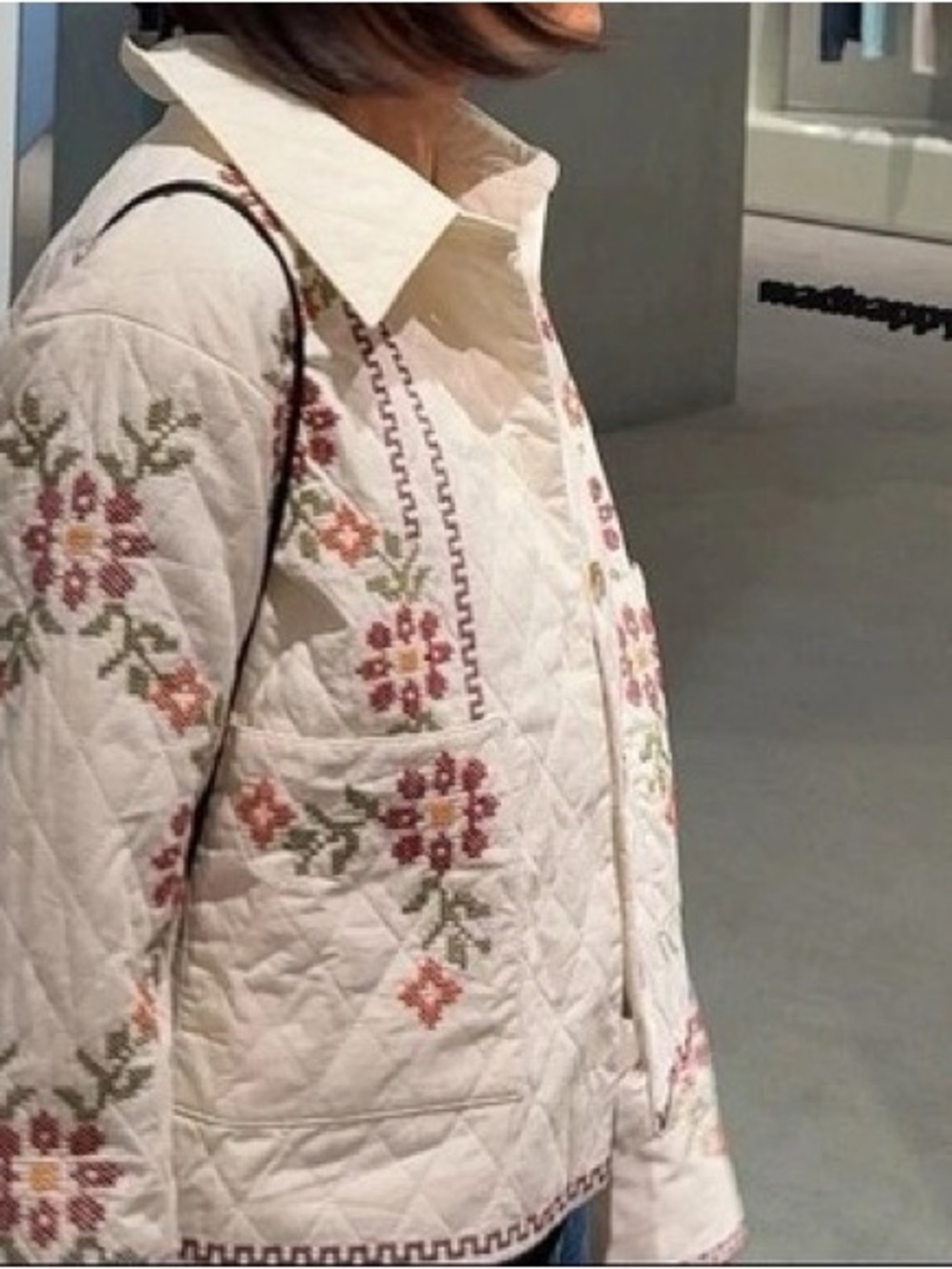 Christian lacroix Embroidered Quilted Cream Jacket with Floral Detail - Picture 4 of 7